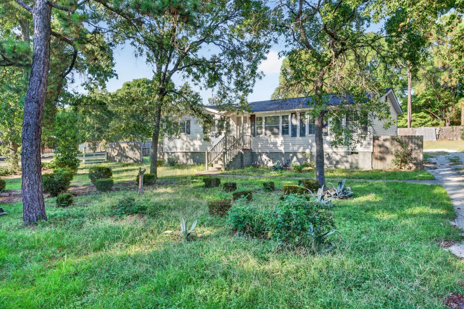 Columbia House: 501 Fore Ave