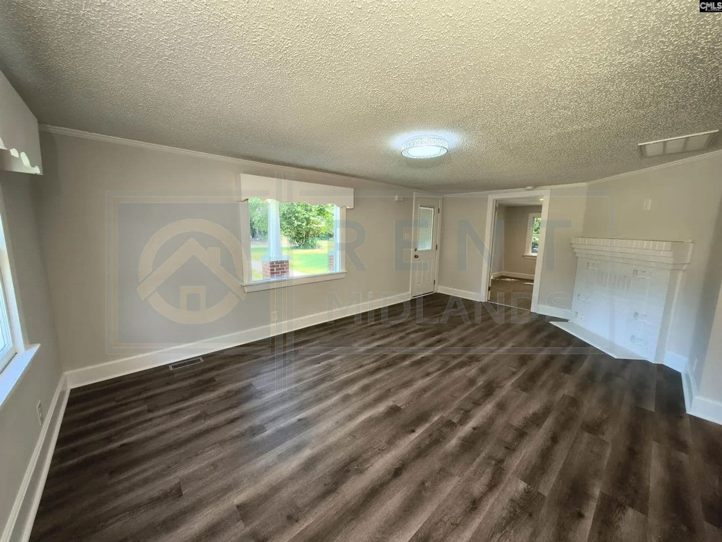 Blythewood House: 804 Sandfield Rd