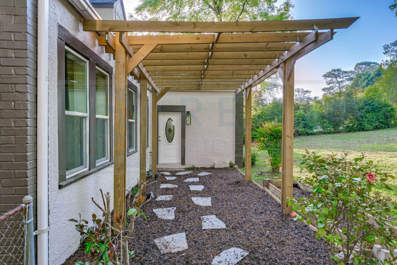 Columbia House: 2903 Trenholm Rd