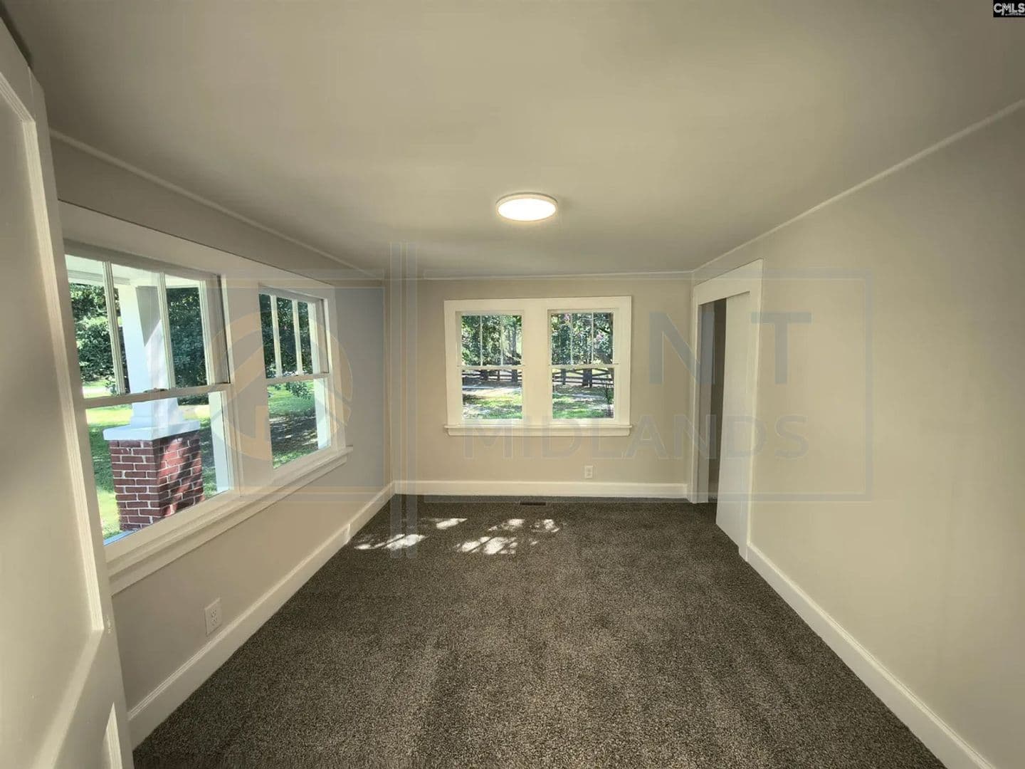 Blythewood House: 804 Sandfield Rd