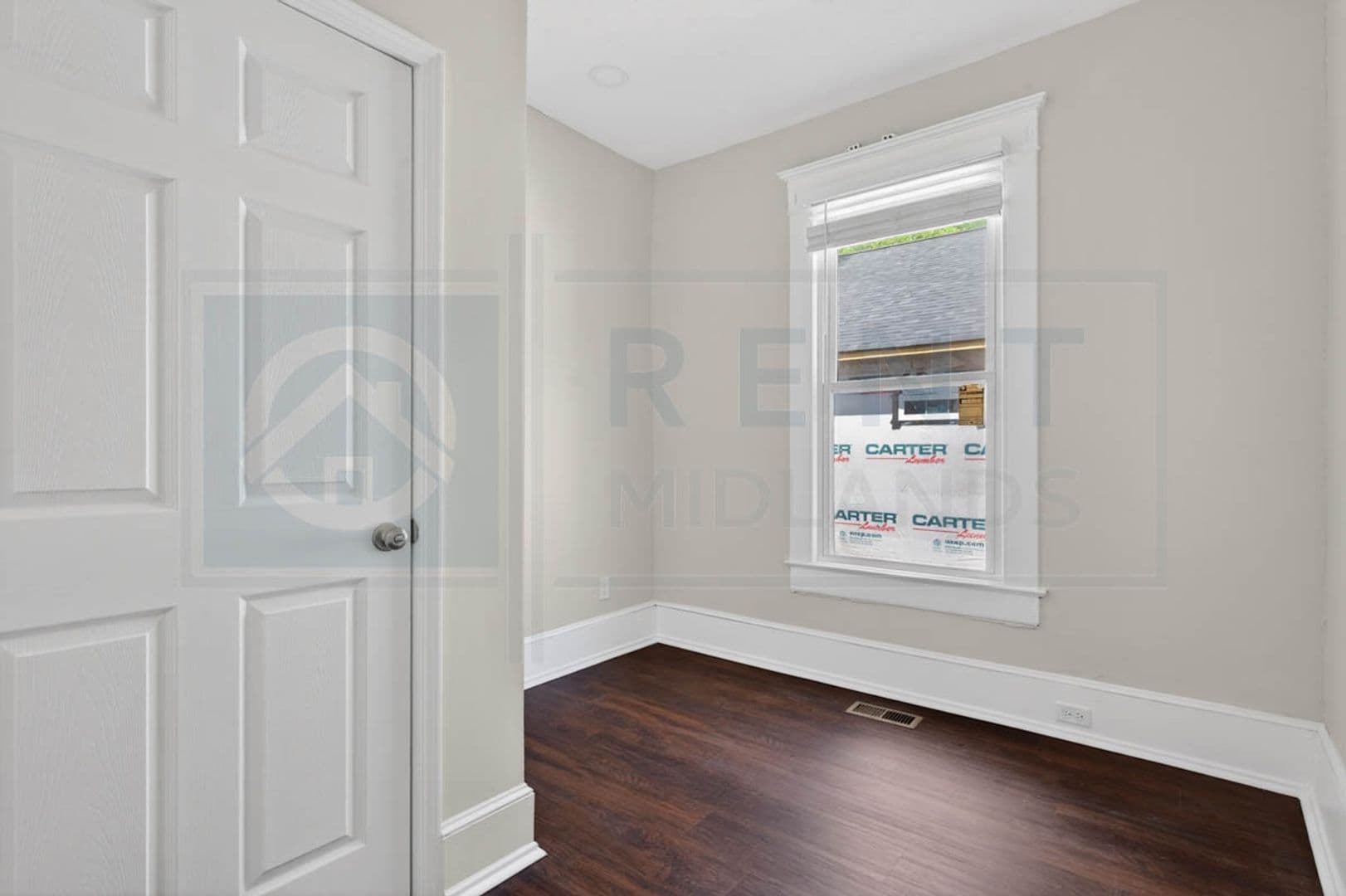 Columbia Apartment: 2901 Park St.