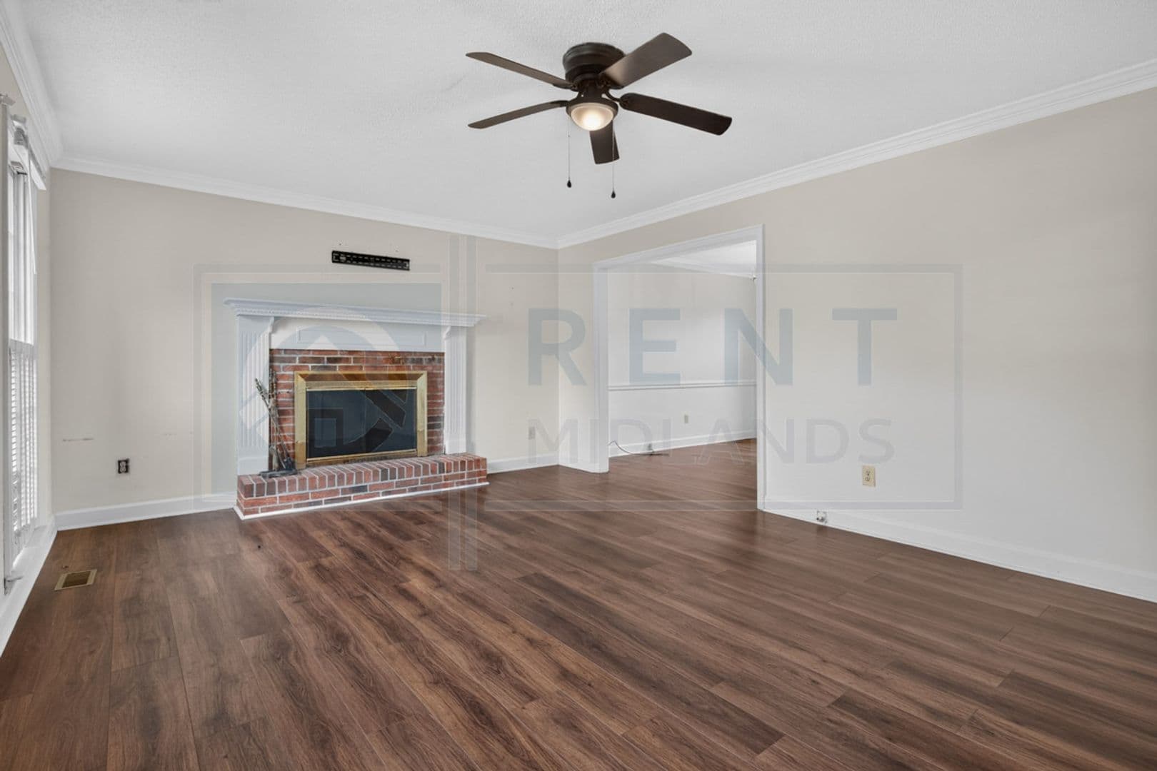 Columbia House: 120 Greenglen Dr