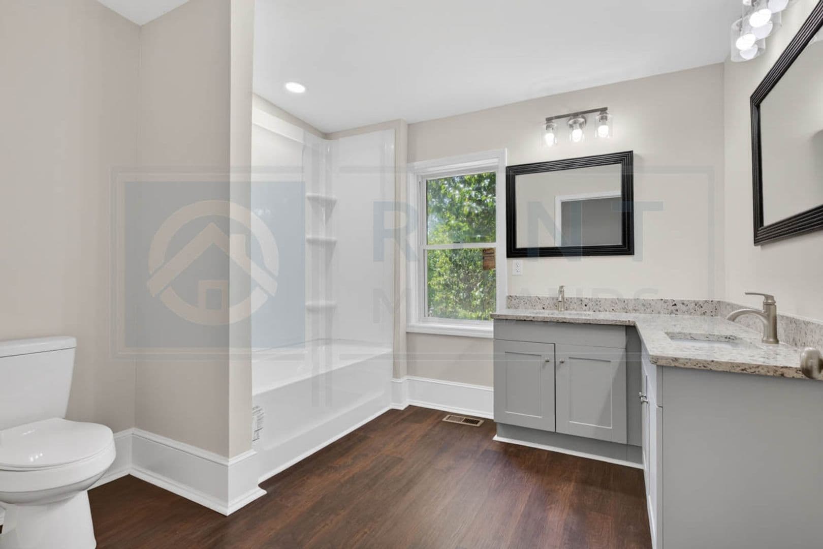 Columbia Apartment: 2901 Park St.