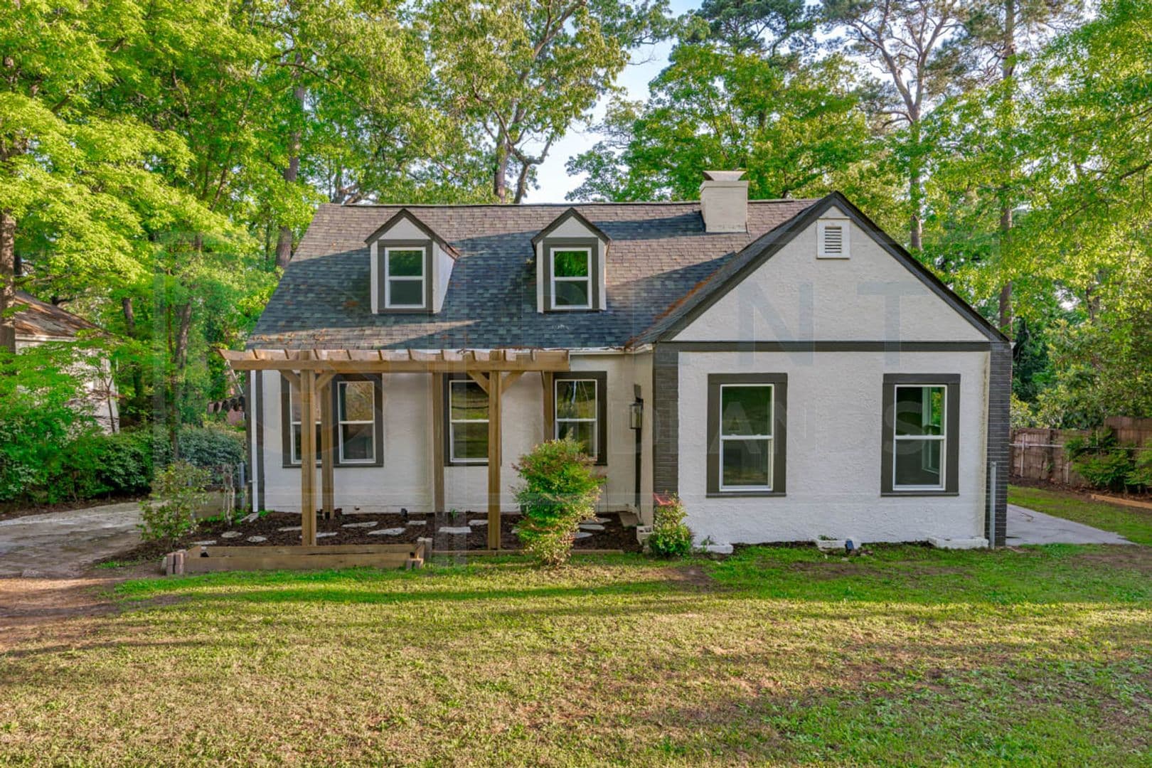 Columbia House: 2903 Trenholm Rd