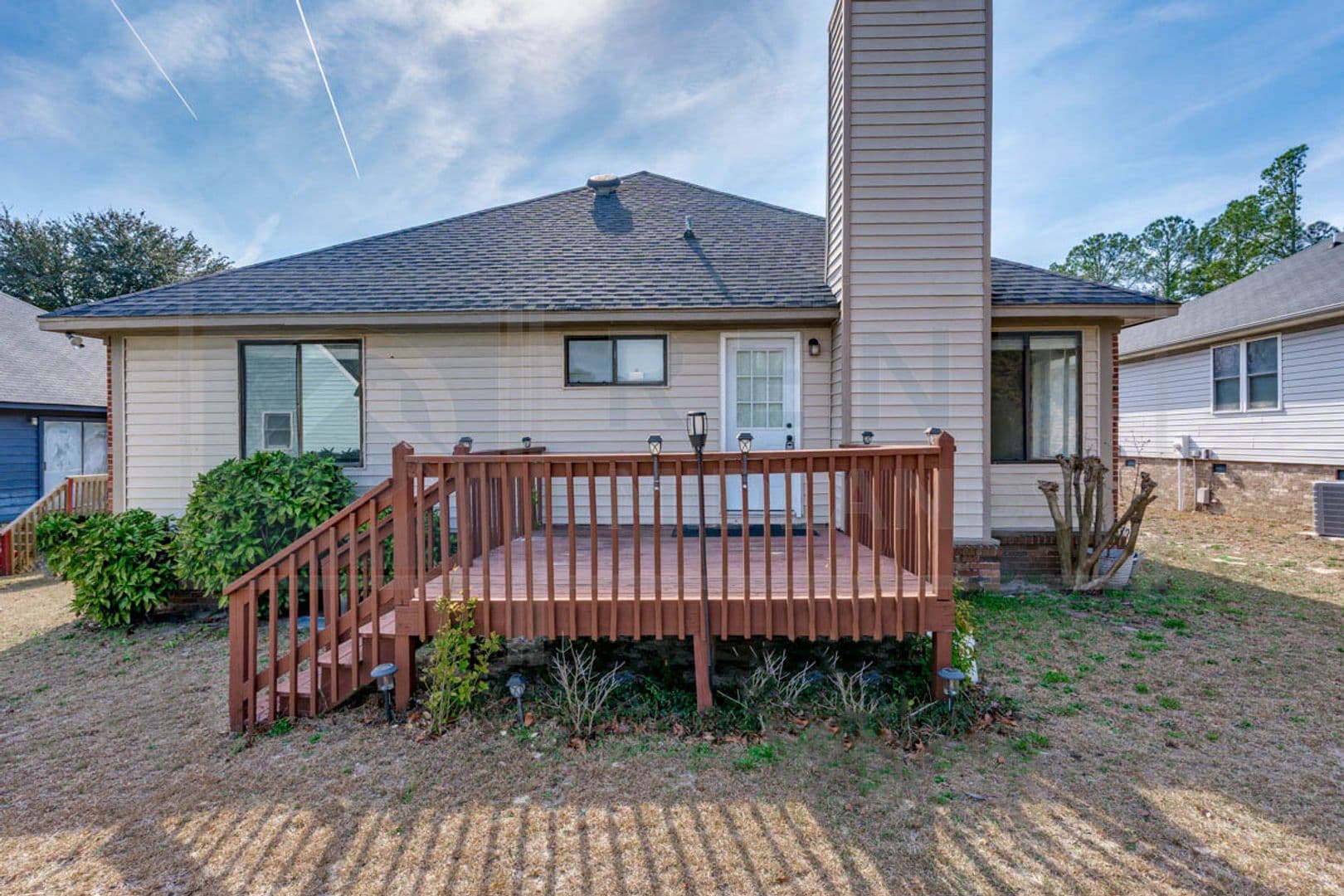Columbia House: 6 Huntcliff Ct.
