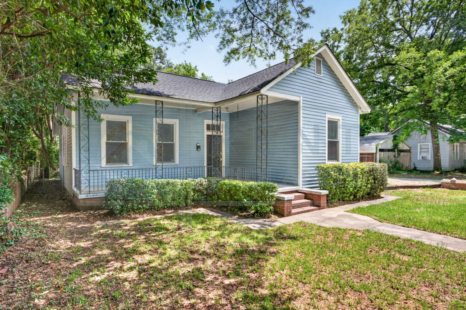 Columbia Townhome: 840 Ohio St