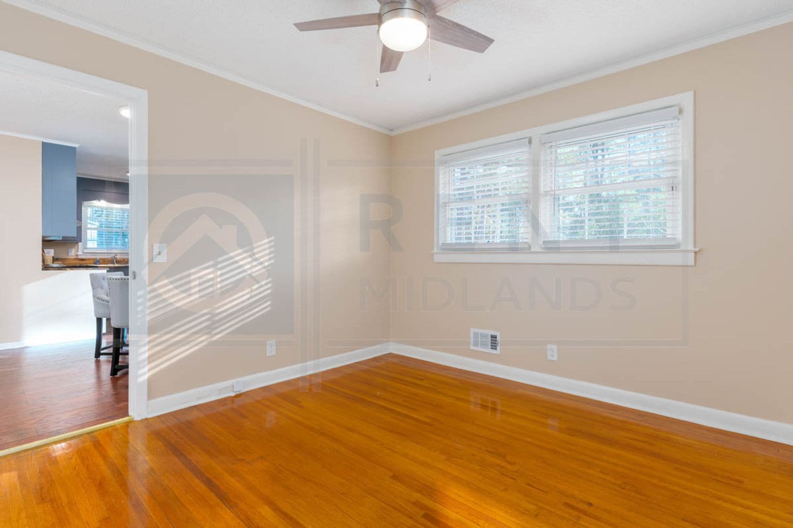 Columbia House: 2532 Parkwood Dr