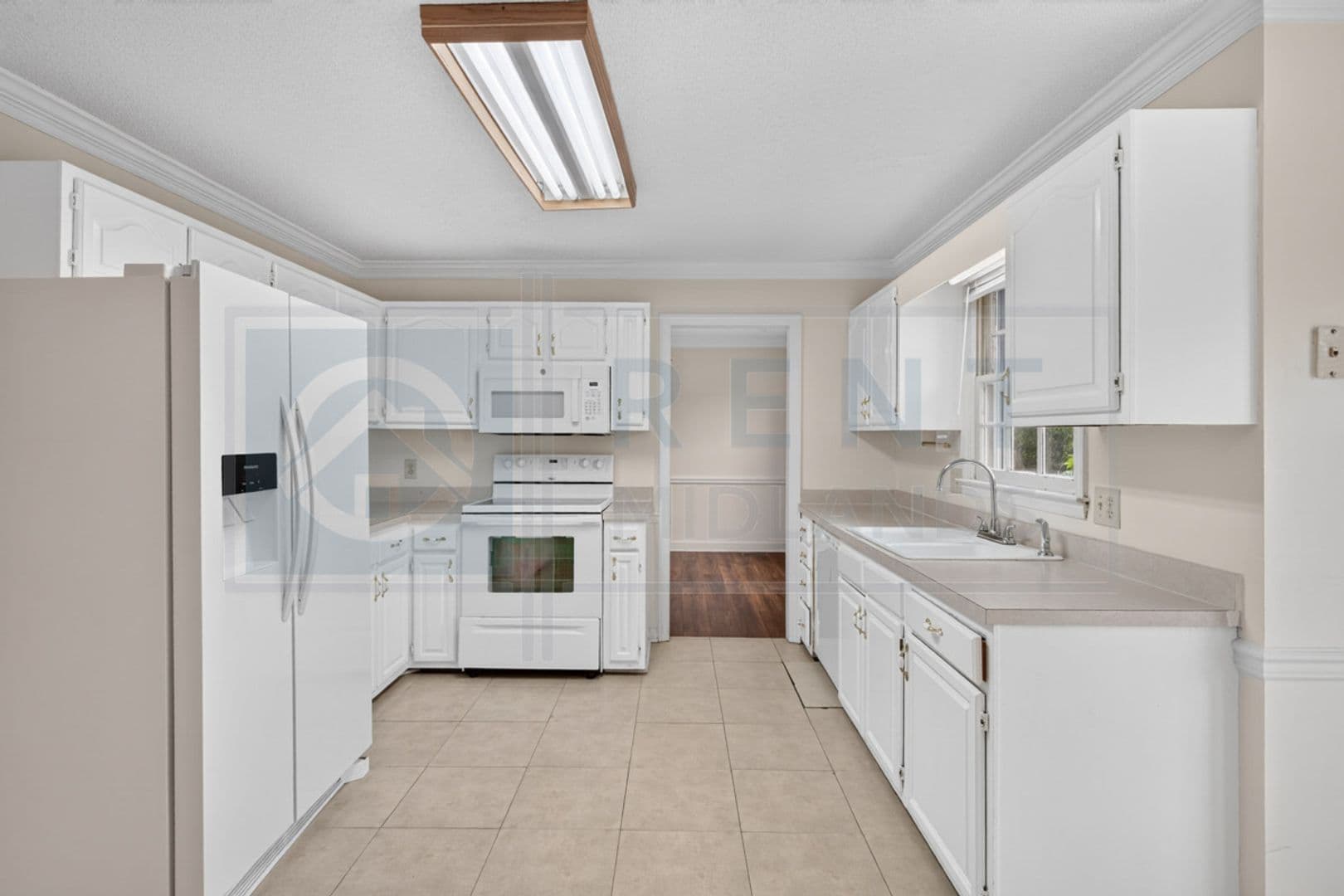 Columbia House: 120 Greenglen Dr