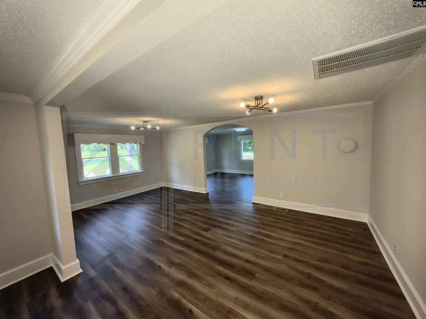 Blythewood House: 804 Sandfield Rd