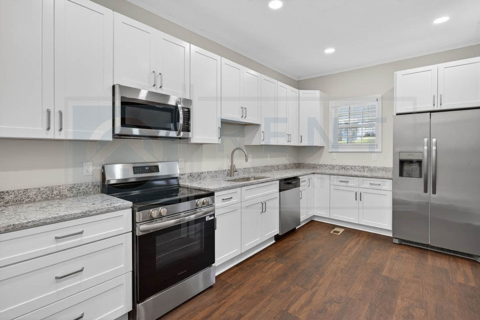 Columbia Apartment: 2901 Park St.