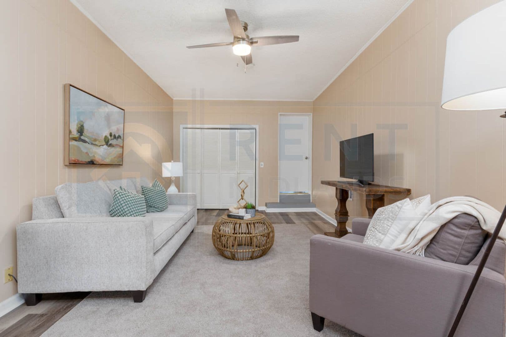 Columbia House: 2532 Parkwood Dr