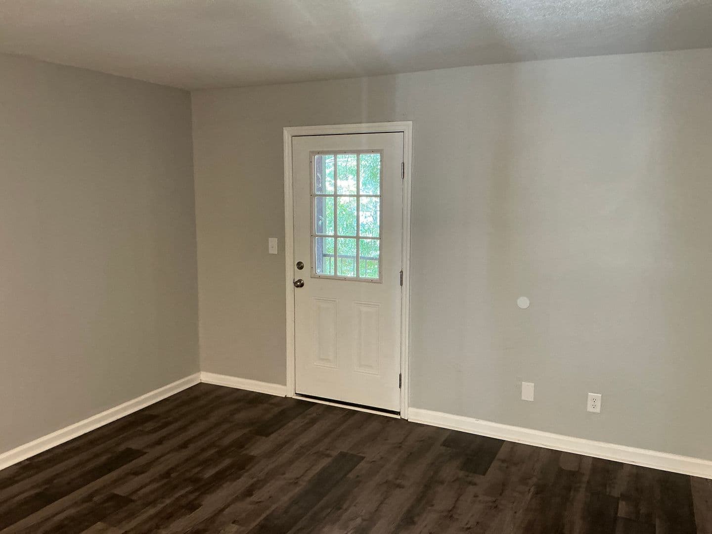 Columbia Apartment: 1005 Piney Woods Rd.