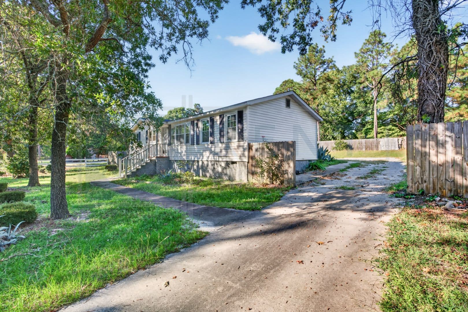 Columbia House: 501 Fore Ave