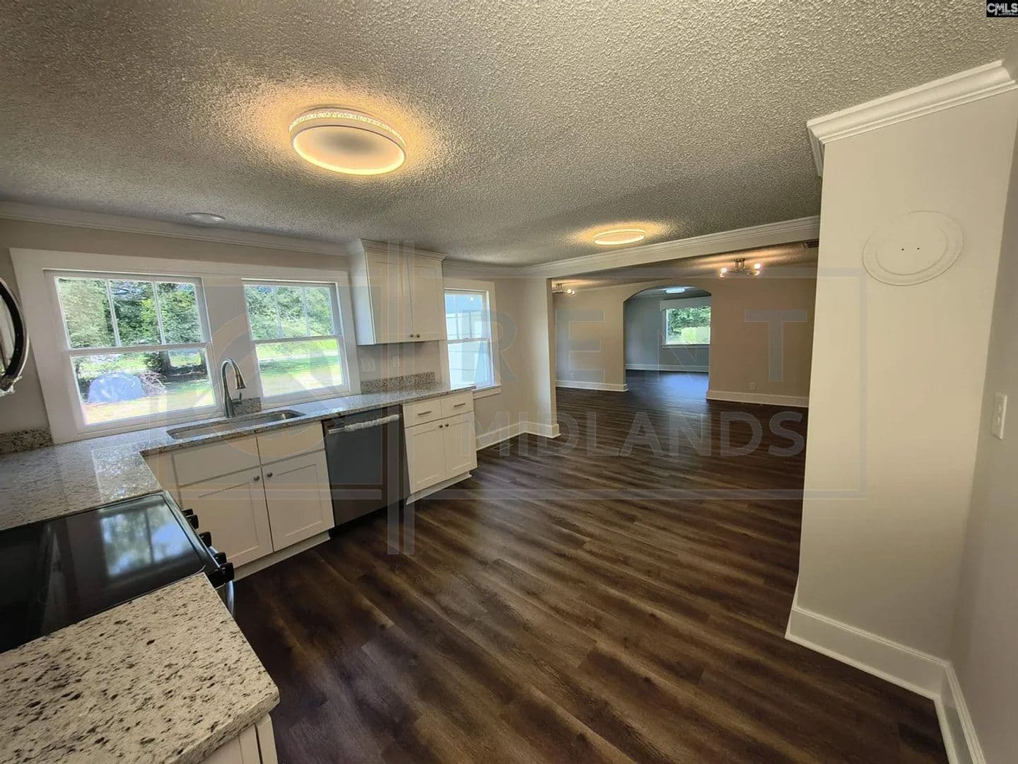 Blythewood House: 804 Sandfield Rd