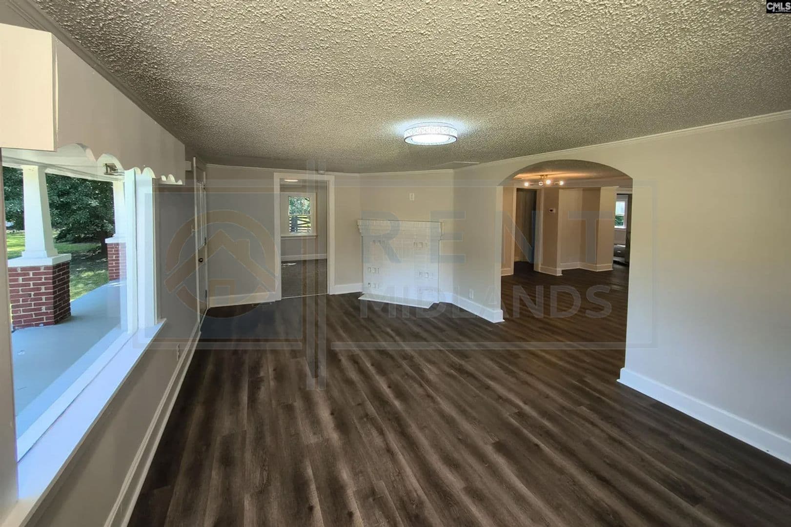 Blythewood House: 804 Sandfield Rd