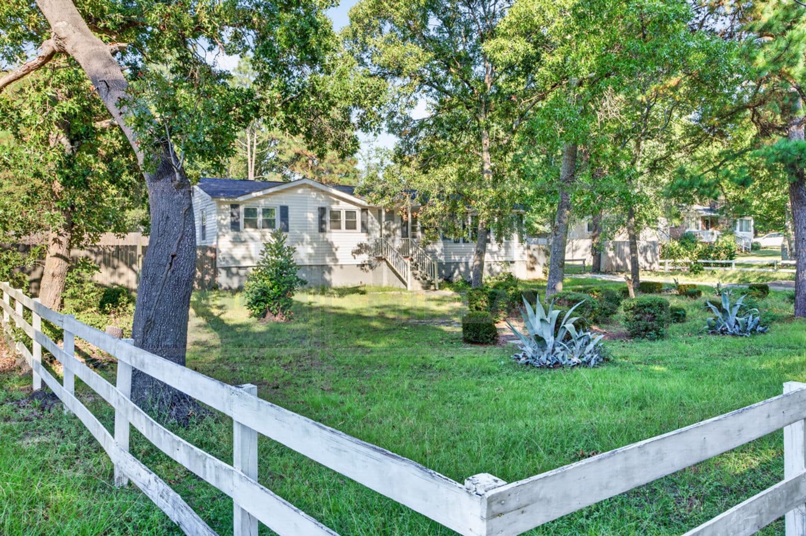 Columbia House: 501 Fore Ave