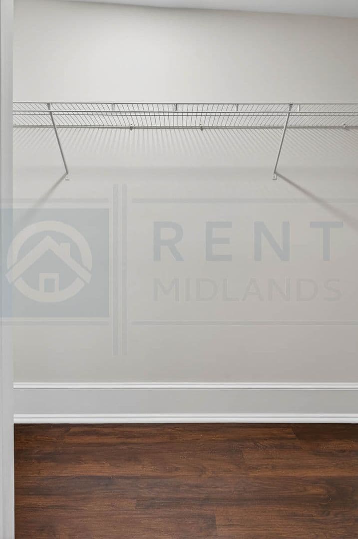 Columbia Apartment: 2901 Park St.