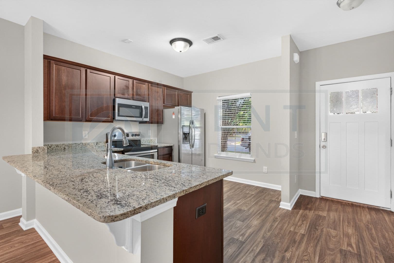 Columbia House: 107 Top Forest Drive