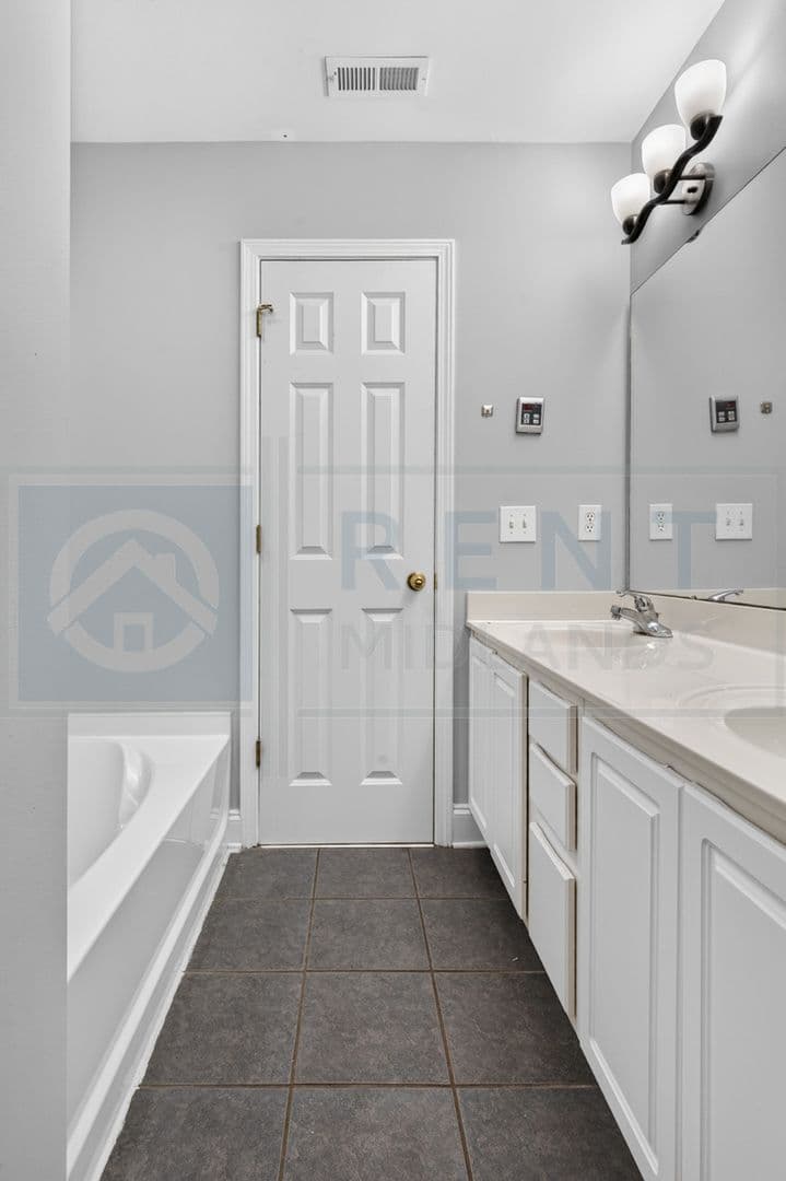 Columbia Townhome: 407 Hampton Forest Dr