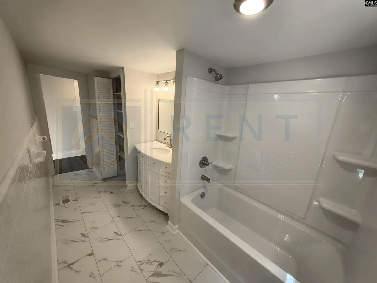 Blythewood House: 804 Sandfield Rd