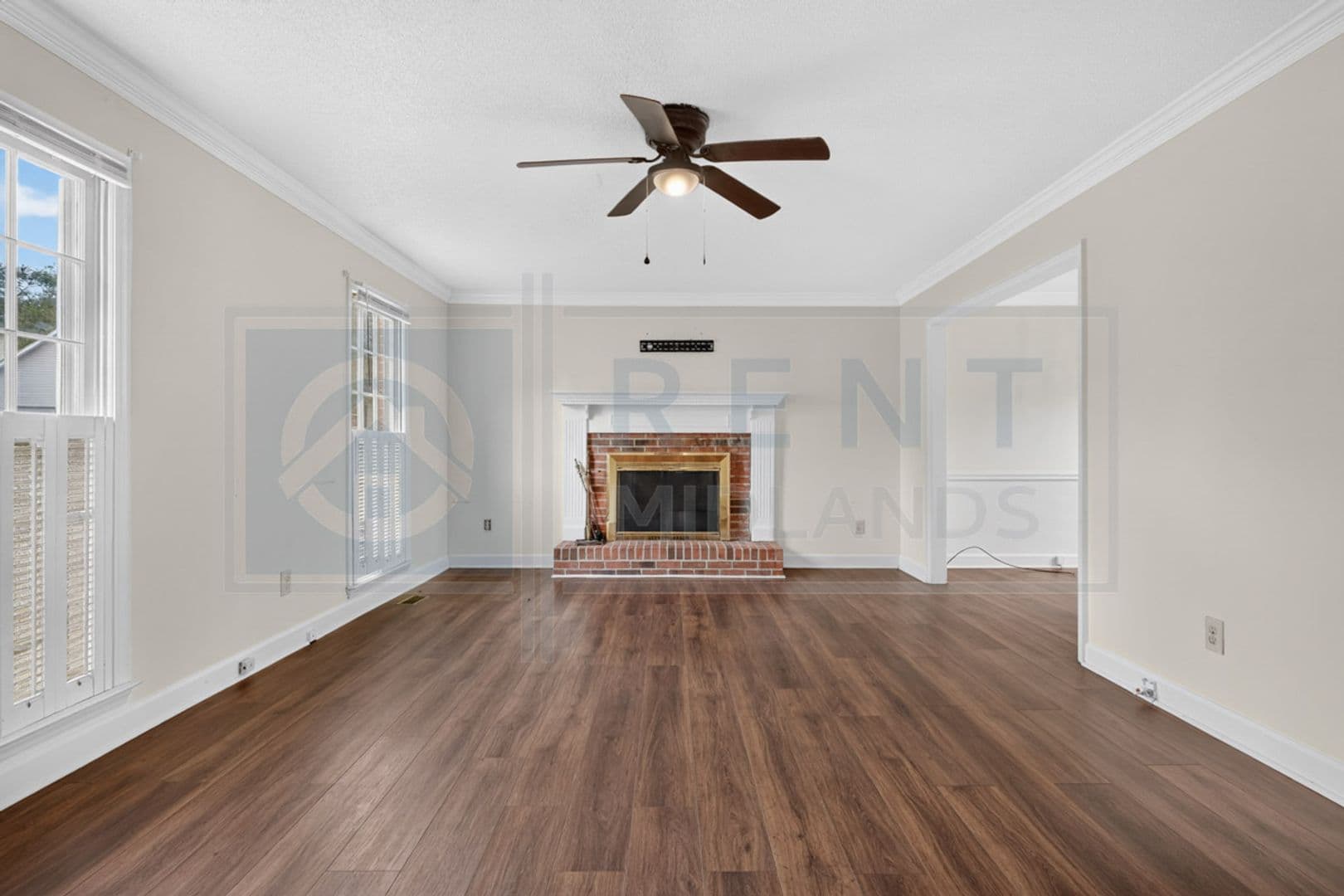 Columbia House: 120 Greenglen Dr
