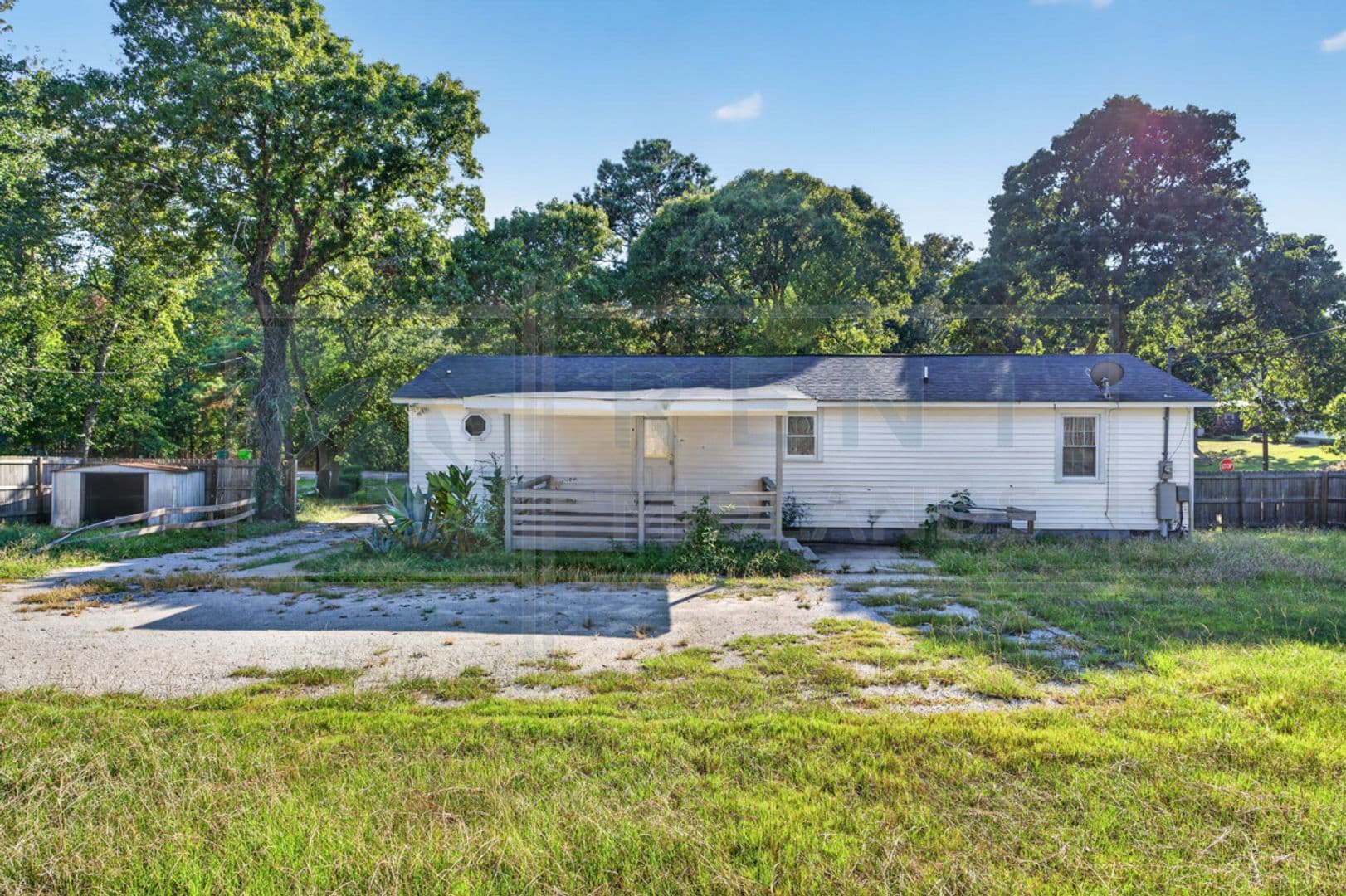 Columbia House: 501 Fore Ave