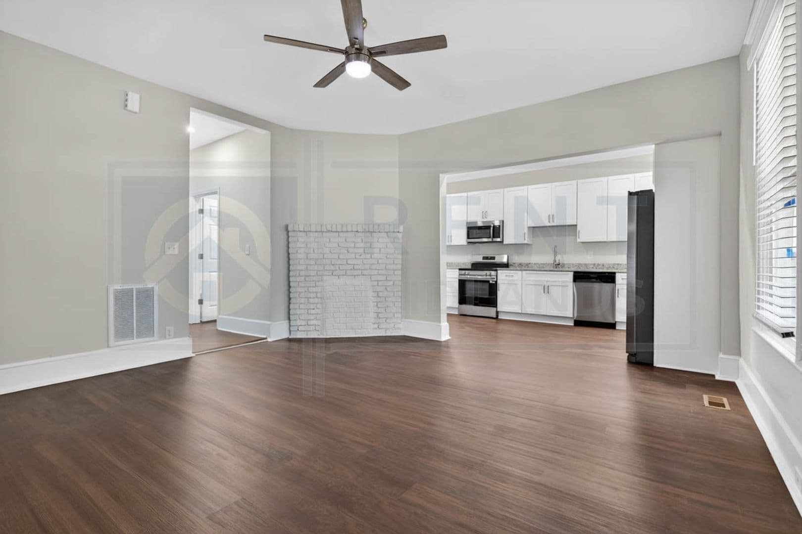 Columbia Apartment: 2901 Park St.