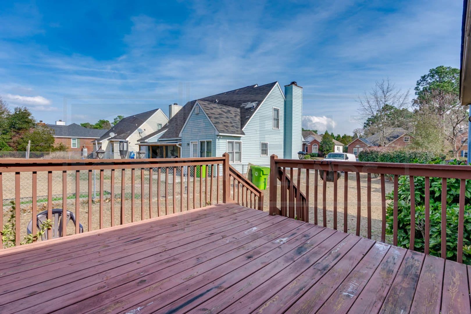 Columbia House: 6 Huntcliff Ct.