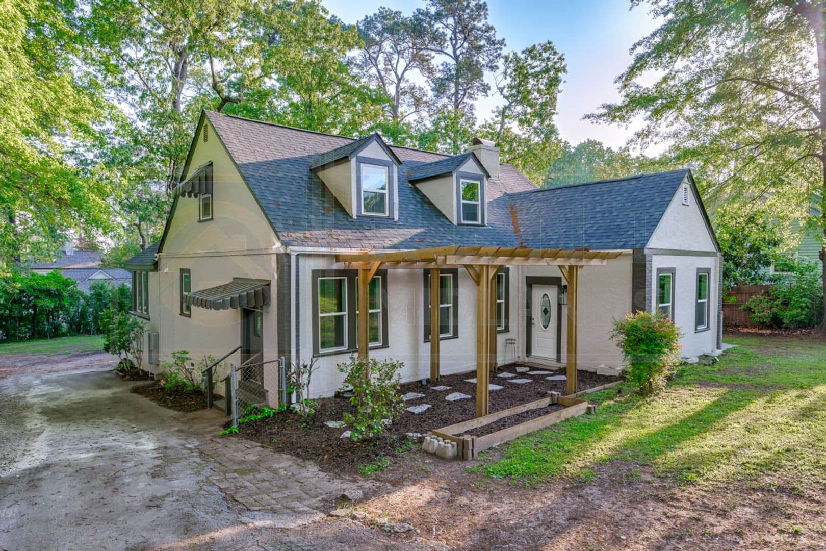 Columbia House: 2903 Trenholm Rd