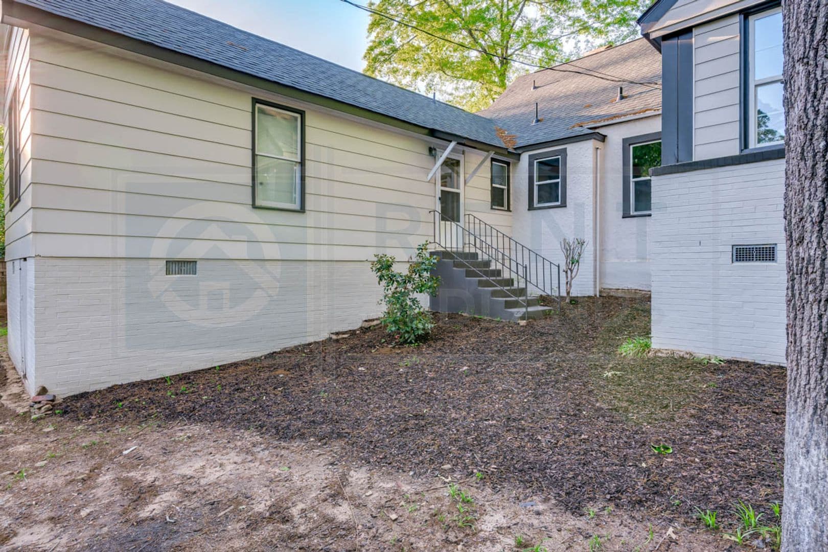 Columbia House: 2903 Trenholm Rd