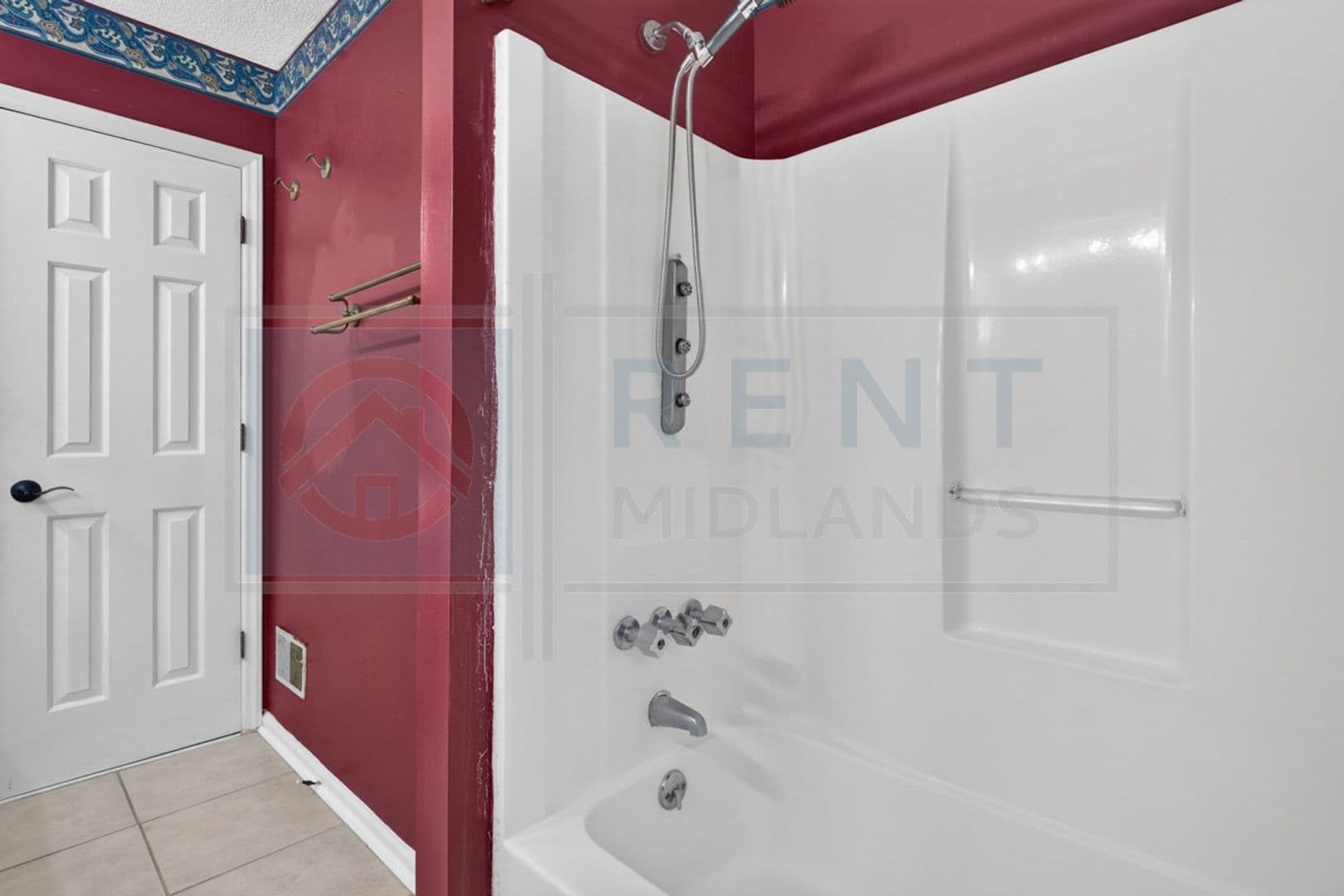 Columbia House: 120 Greenglen Dr