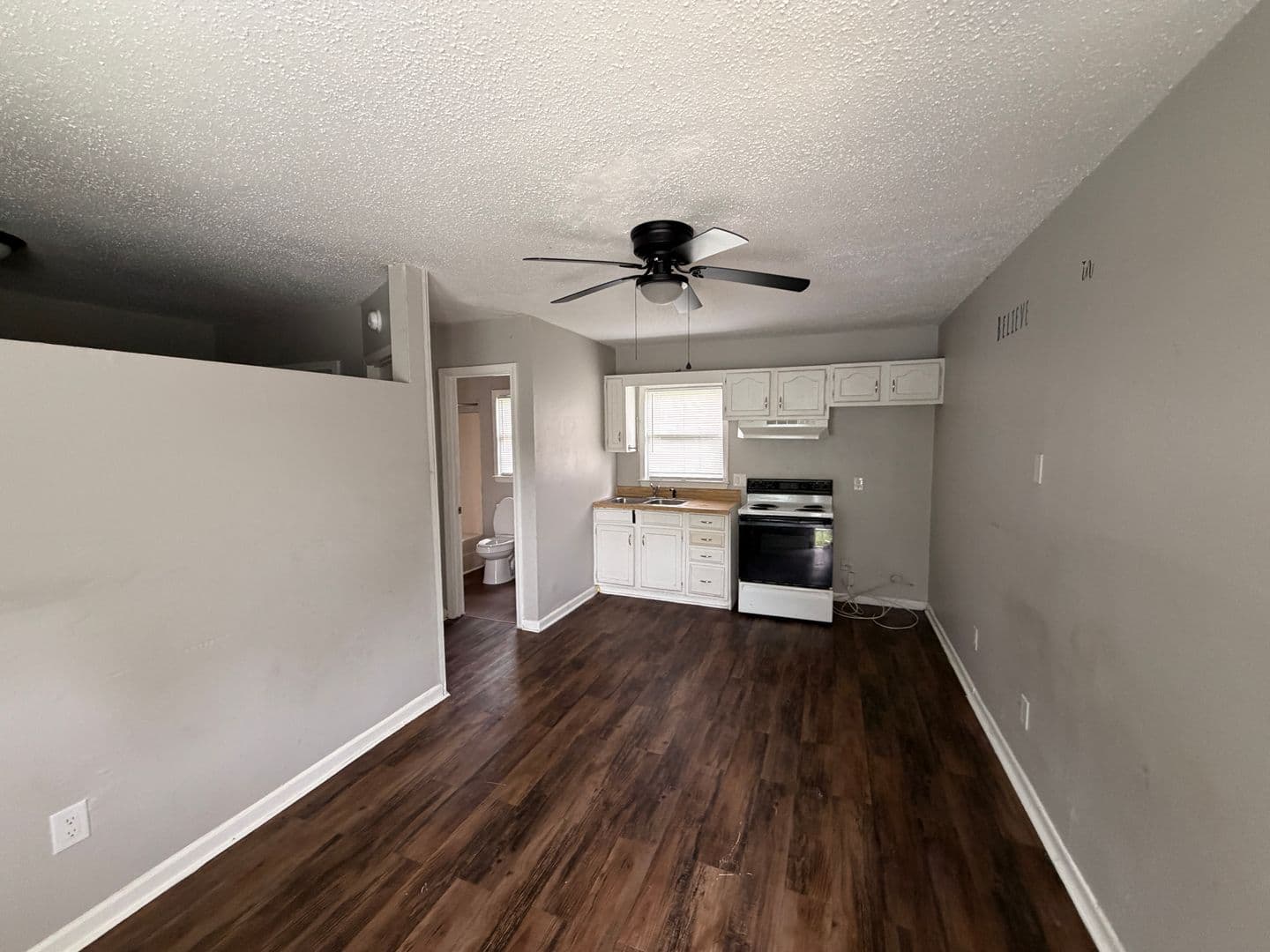 Newberry Apartment: McCravy St