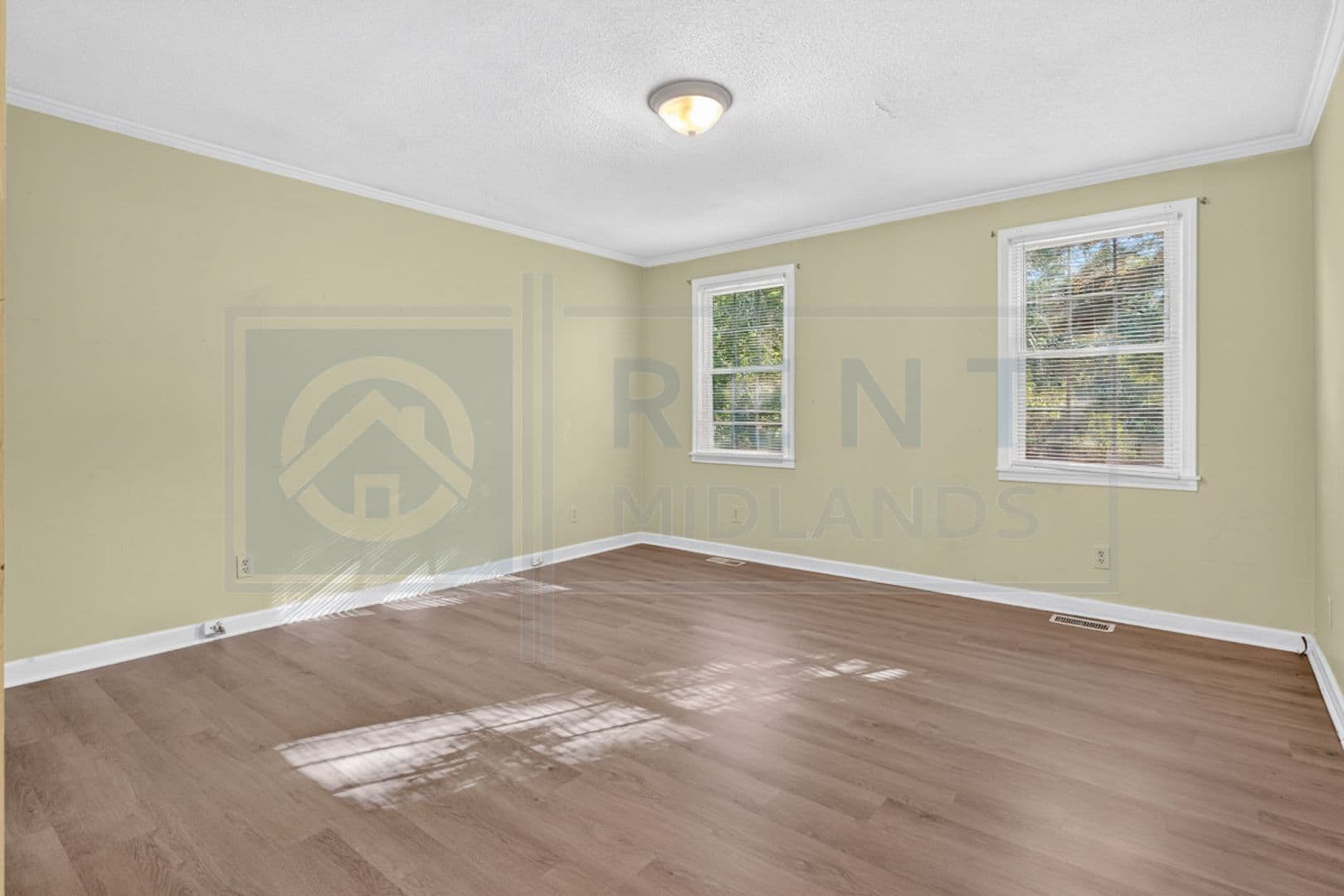 Columbia House: 501 Fore Ave