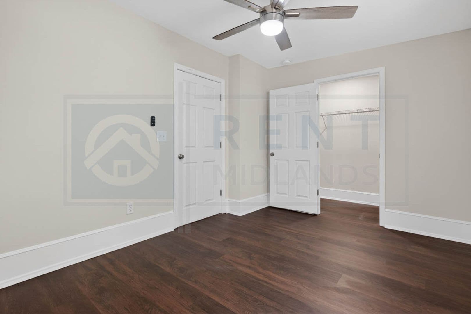 Columbia Apartment: 2901 Park St.
