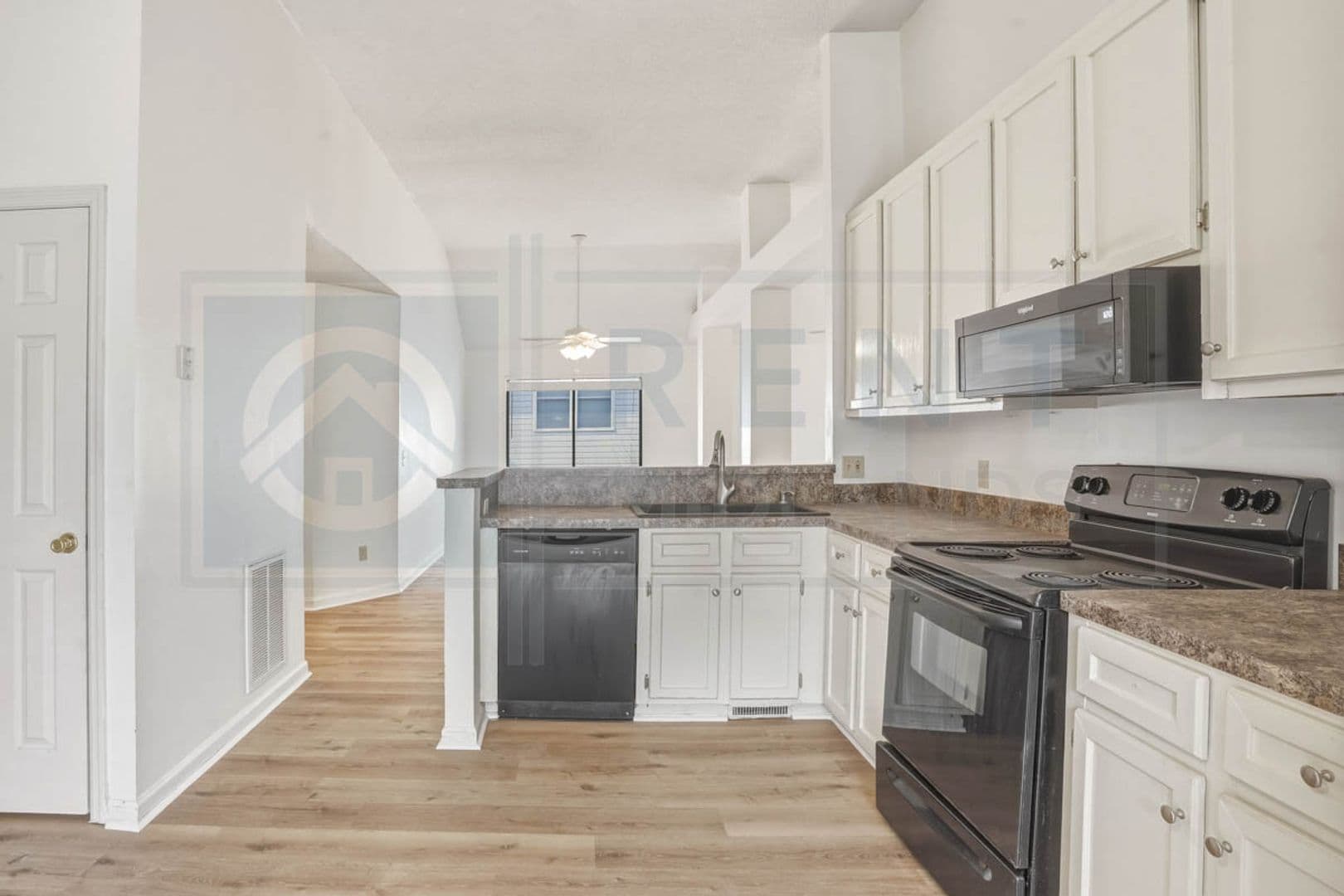 Columbia House: 6 Huntcliff Ct.