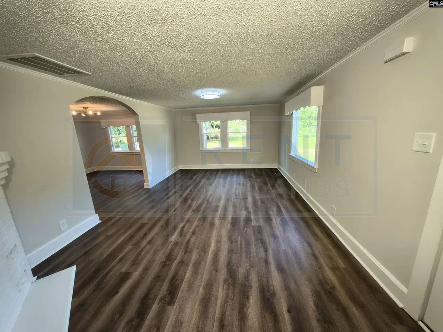 Blythewood House: 804 Sandfield Rd
