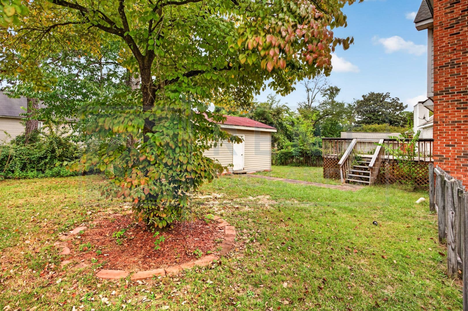 Columbia House: 120 Greenglen Dr