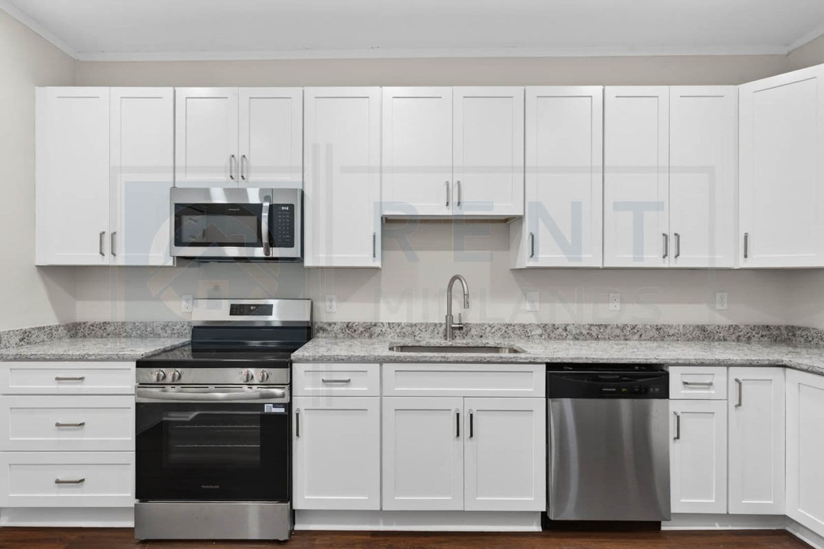 Columbia Apartment: 2901 Park St.