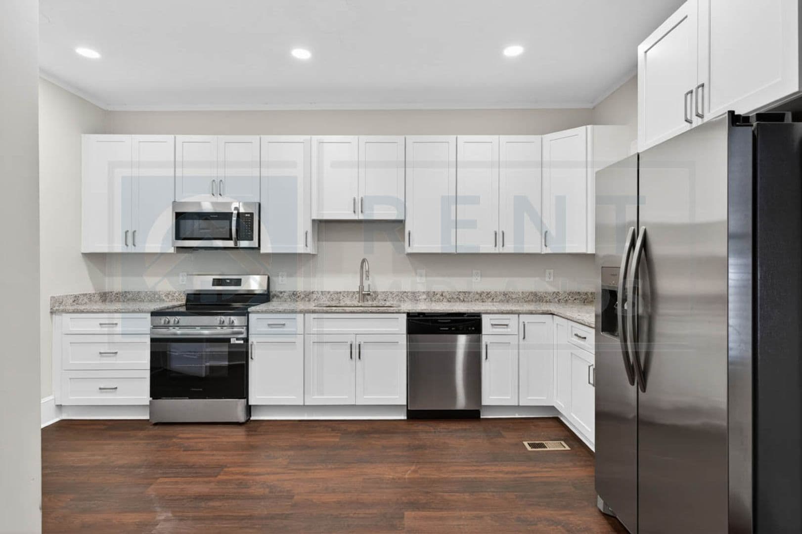 Columbia Apartment: 2901 Park St.