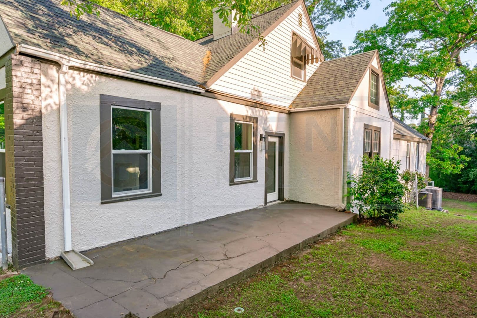 Columbia House: 2903 Trenholm Rd