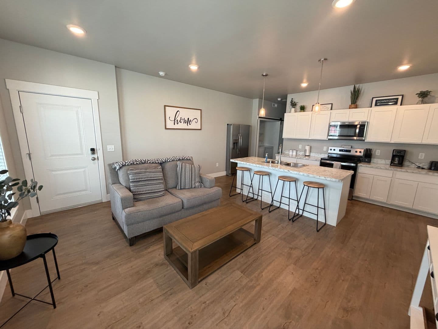 Billings Apartment: 6120 Elysian Rd.
