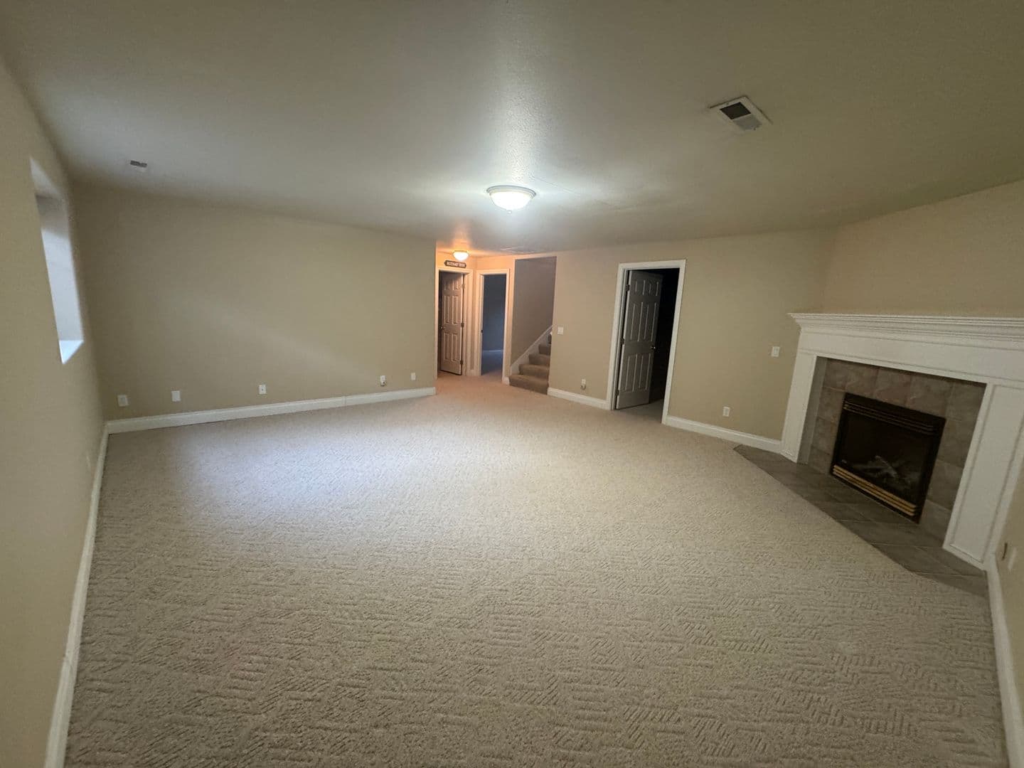 Billings Apartment: Country Manor Blvd