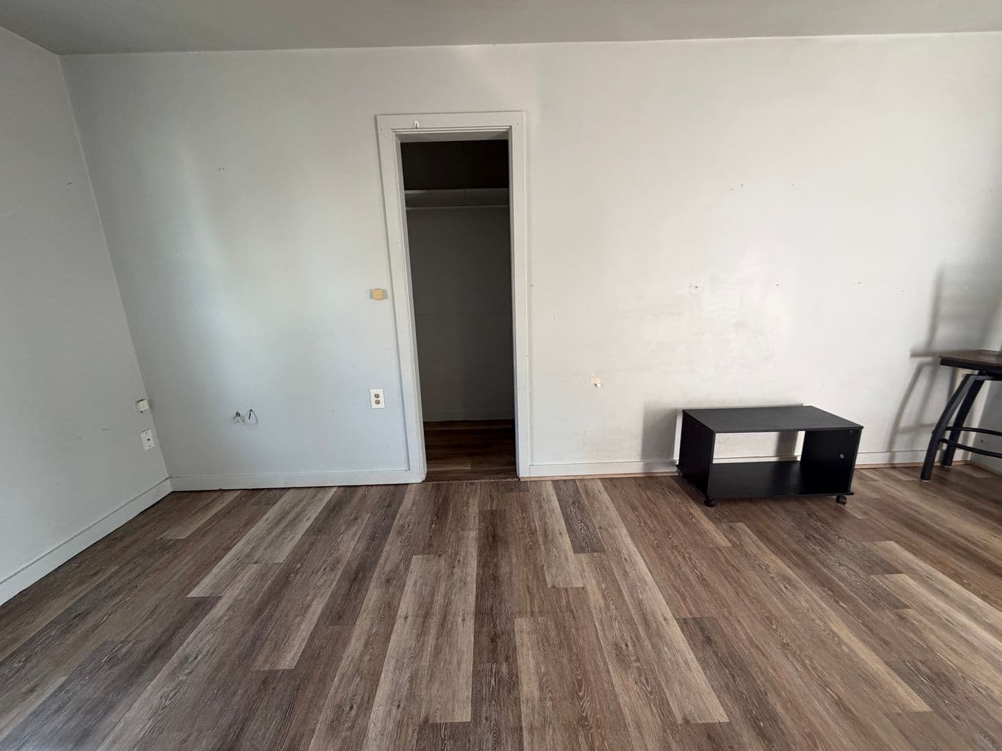 Laurel Apartment: 1403 East Main Street
