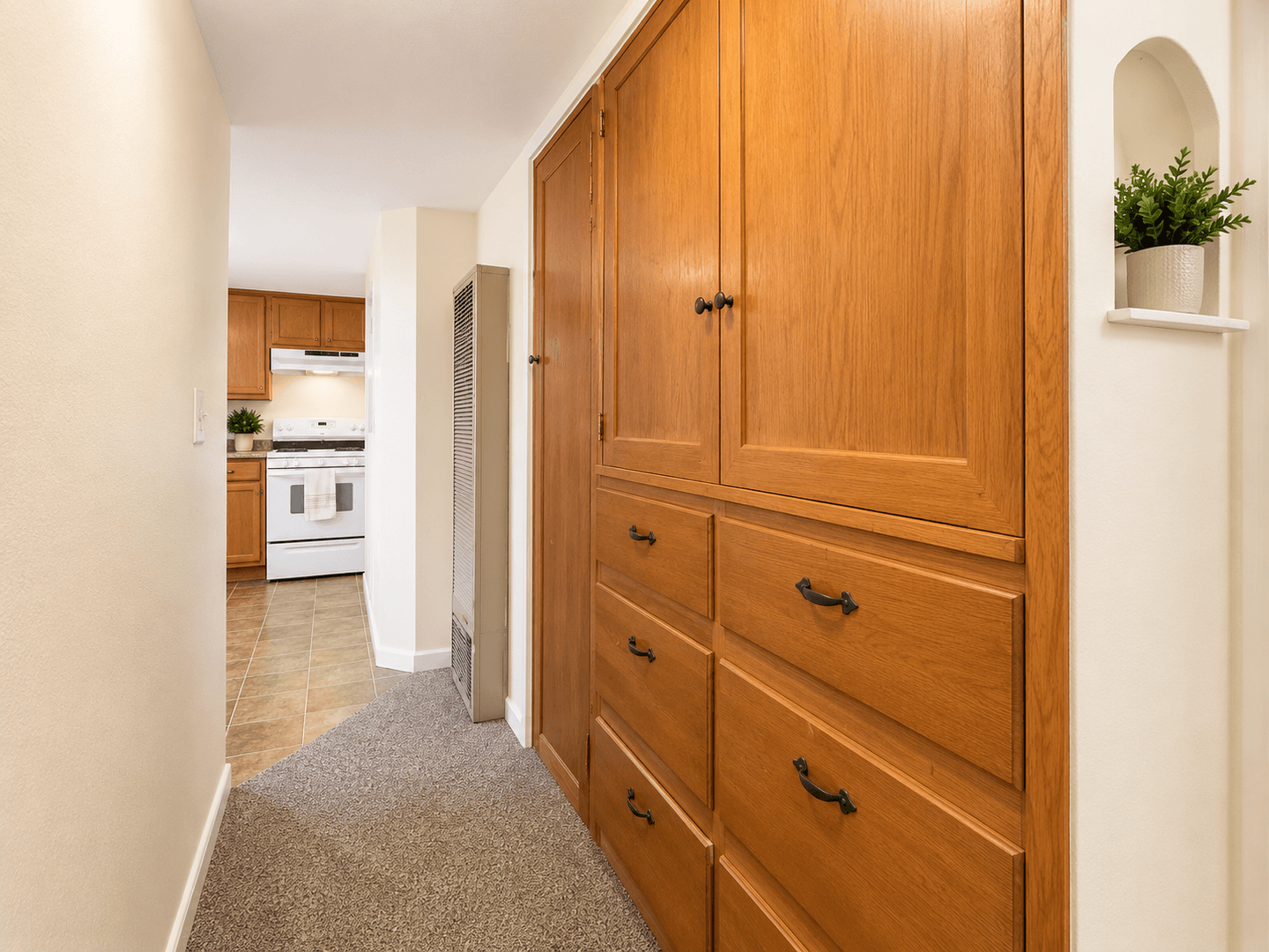 Billings Apartment: 21 Grand Avenue
