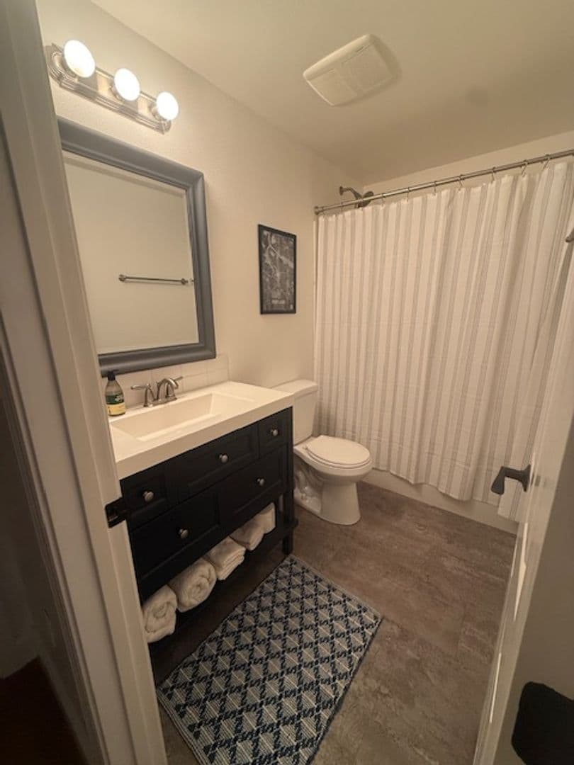 Billings House: 5313 Golden Hollow