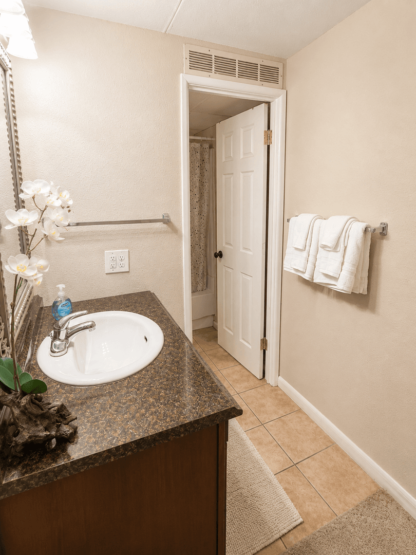 Billings Apartment: 300 N 25th Street