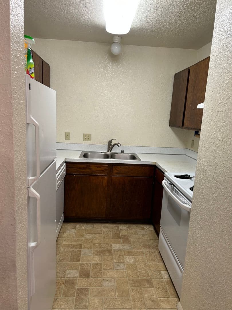 Billings Apartment: 44 6th Street