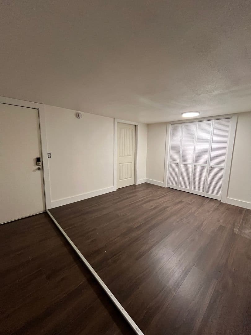 Billings House: 1038 Lewis Ave
