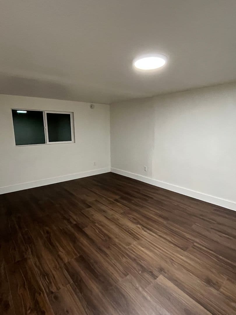 Billings House: 1038 Lewis Ave