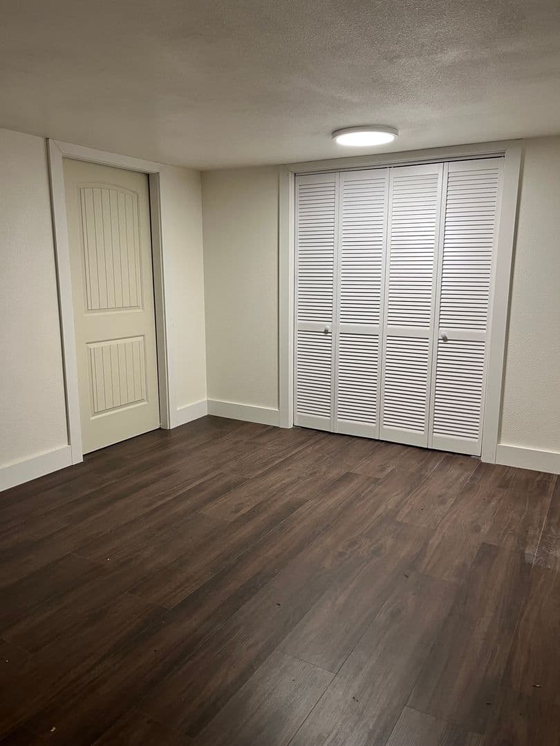 Billings House: 1038 Lewis Ave